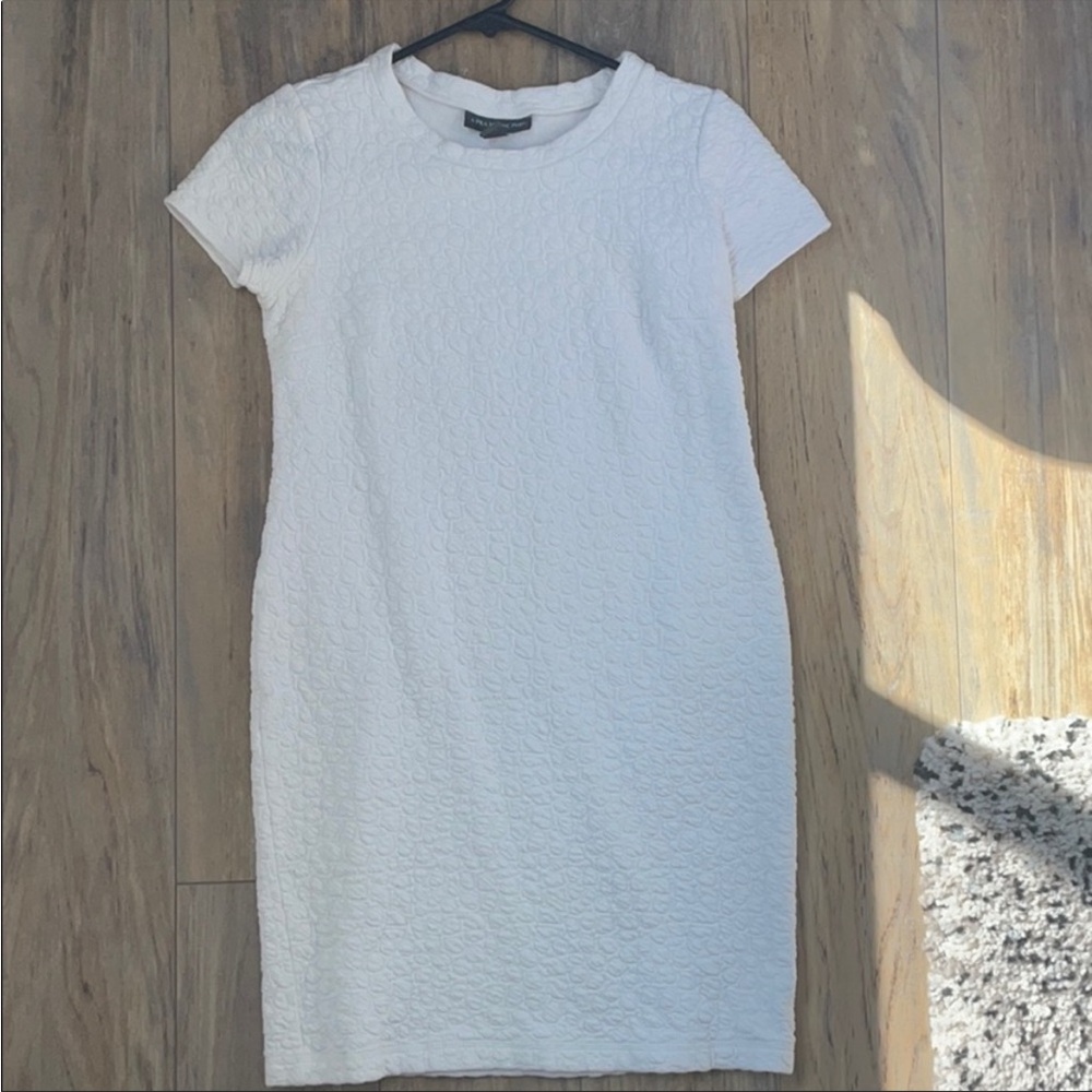 A Pea In The Pod White Maternity Dress